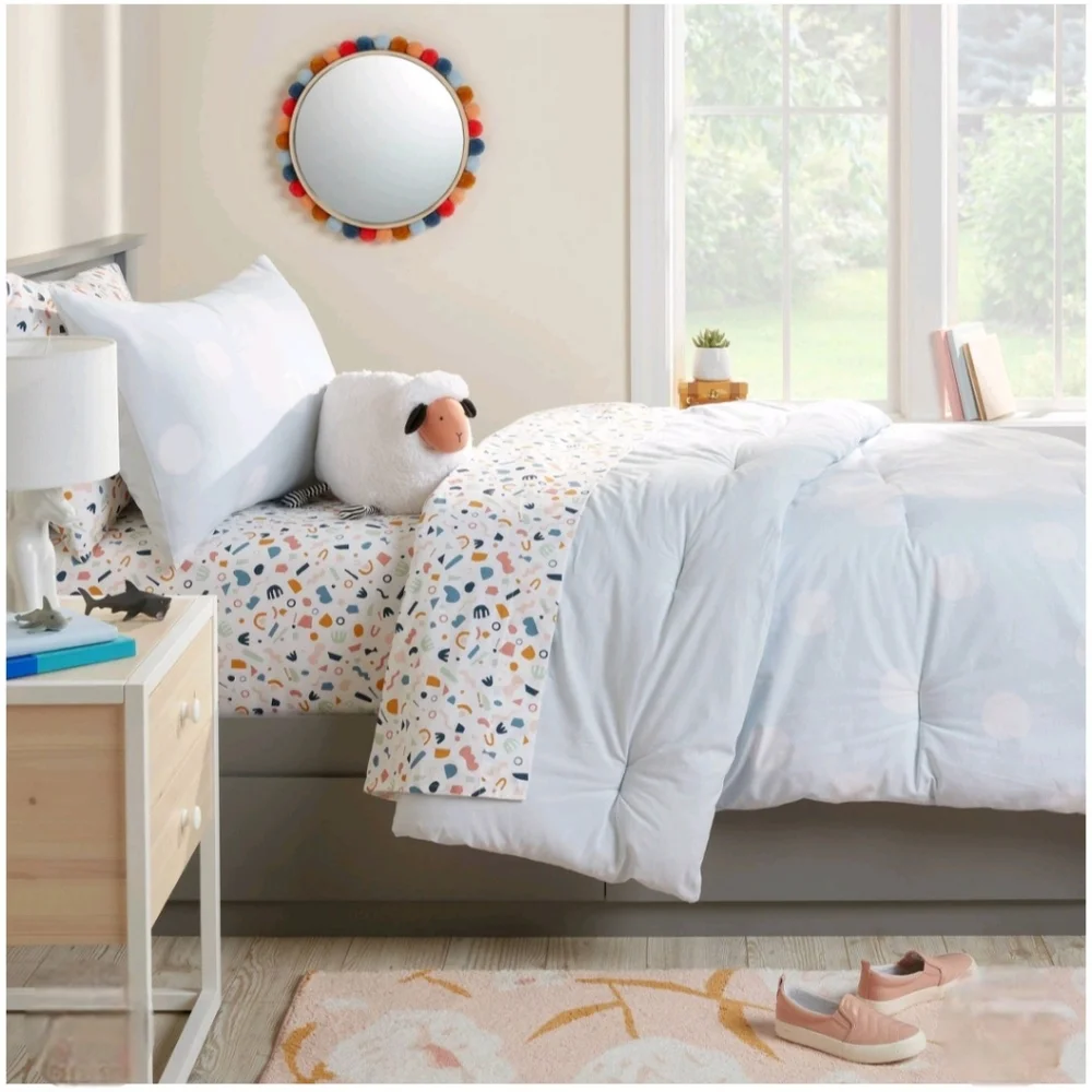 Pillowfort Twin Scatter Dot Kids' Comforter Set